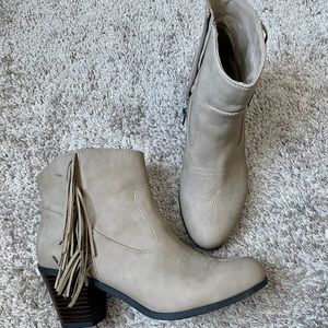 Sam & Libby cowboy boots